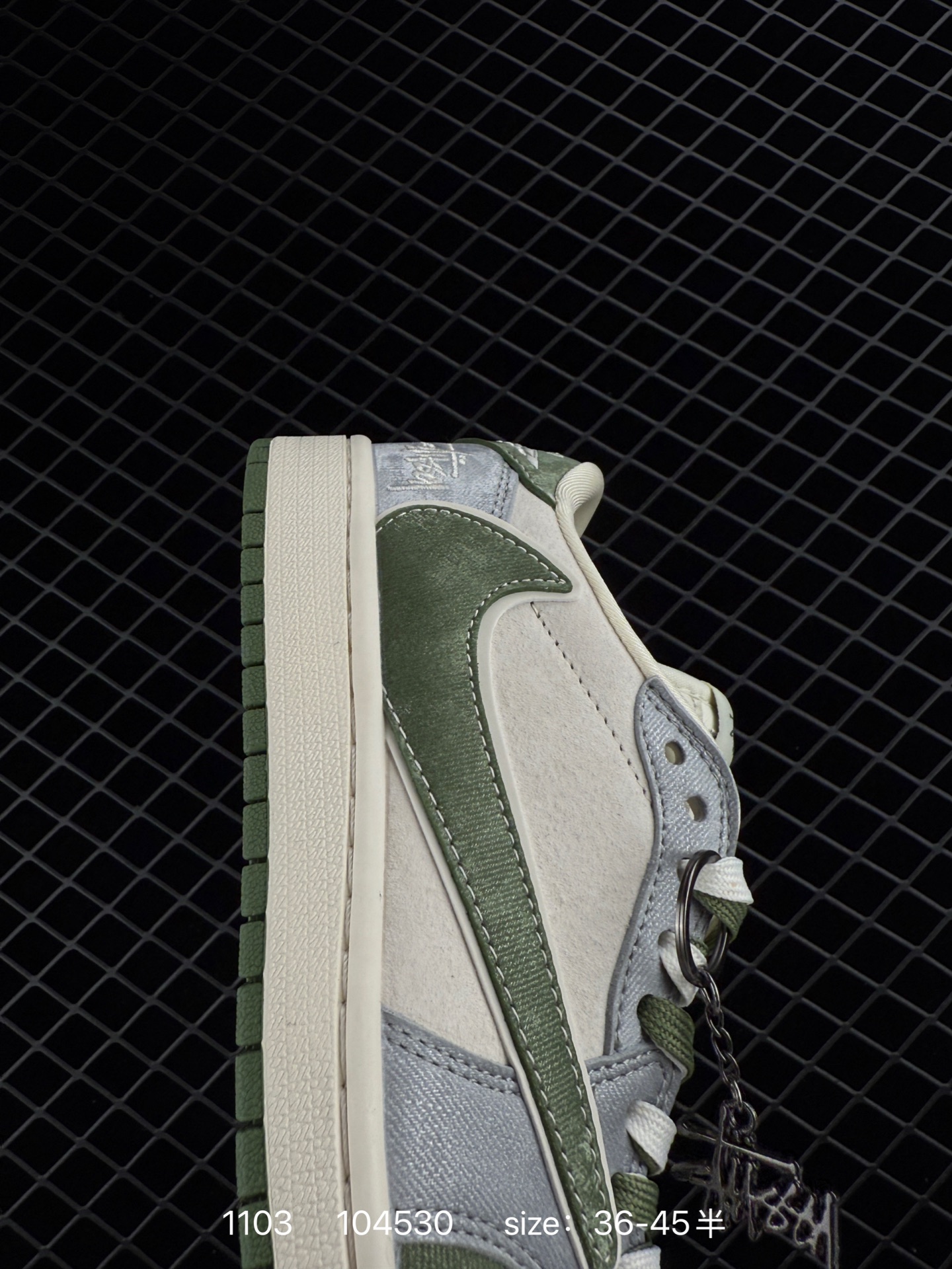 Travis Scott x Air Jordan 1 ” Reverse Mocha “